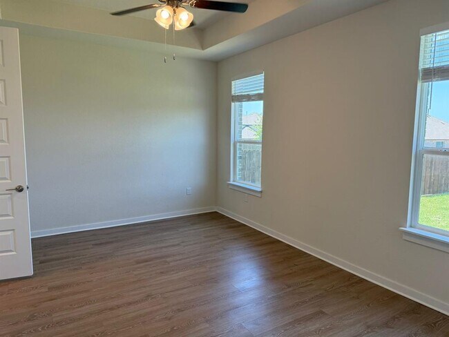 Building Photo - 2037 Saddlery St