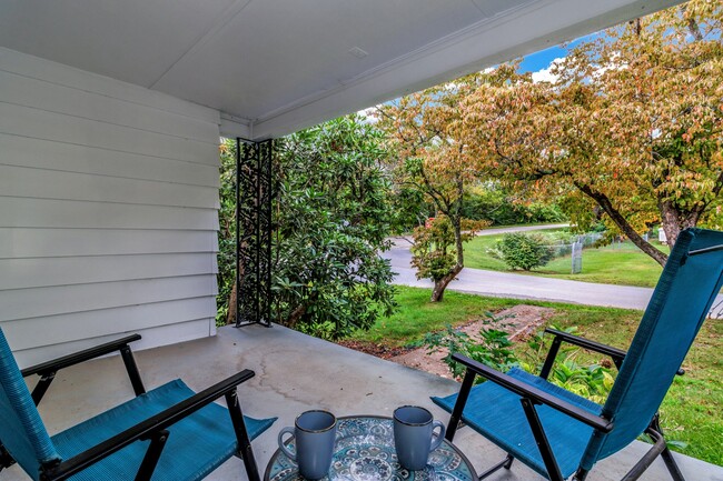 Building Photo - 120 Fountain Way