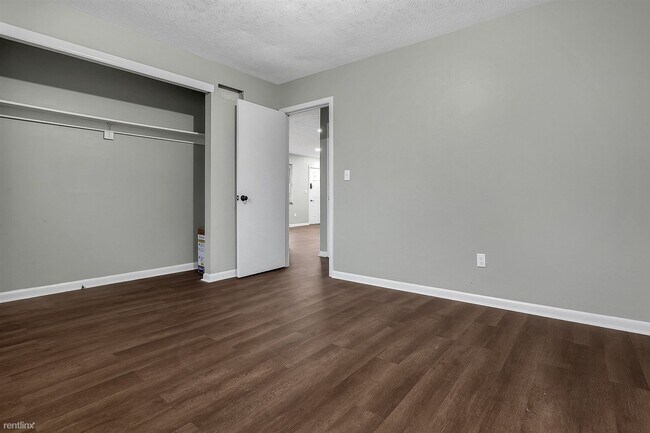 Foto del edificio - 2 br, 1 bath Duplex - 431 Maple Street 431...