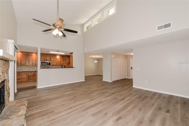 Foto del edificio - 8416 Cypress Lake Cir