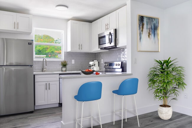 Open kitchen - 1950 NW 2nd Ct