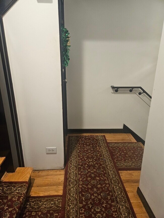 Foto del edificio - 4839 N Lawndale Ave