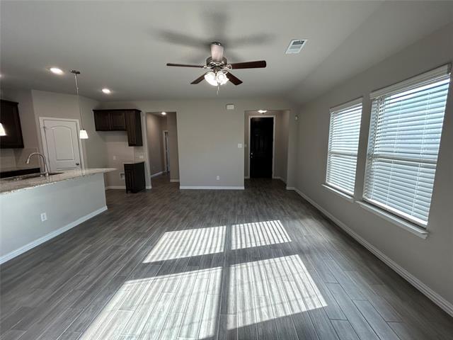 Building Photo - 505 Reatta Dr