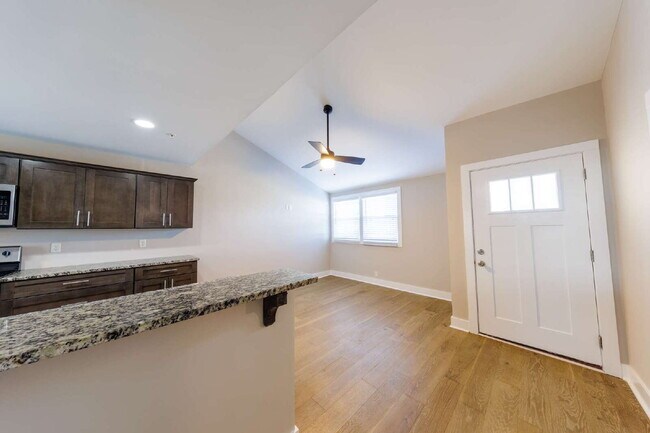 Foto del edificio - Renovated 2 Bed in Elizabeth Park for Lease w/ FLEXIBLE Lease Terms!!