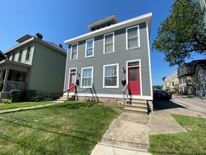 Building Photo - 1153 Summit St