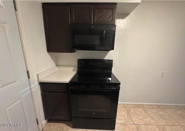 Foto del edificio - 625 E Broadway Rd