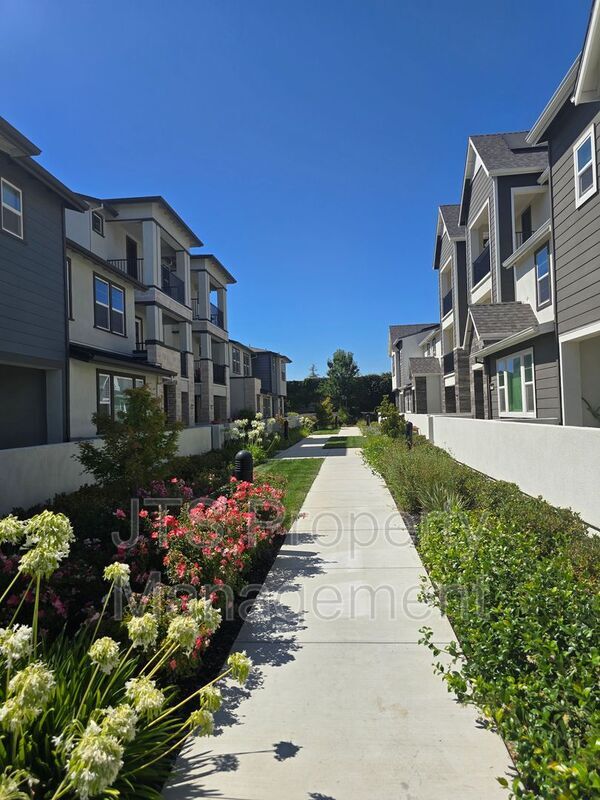 Building Photo - 3081 Eagle Chase Walk