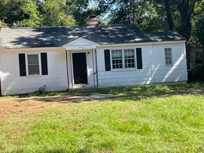 Building Photo - 216 Meadowdale Dr