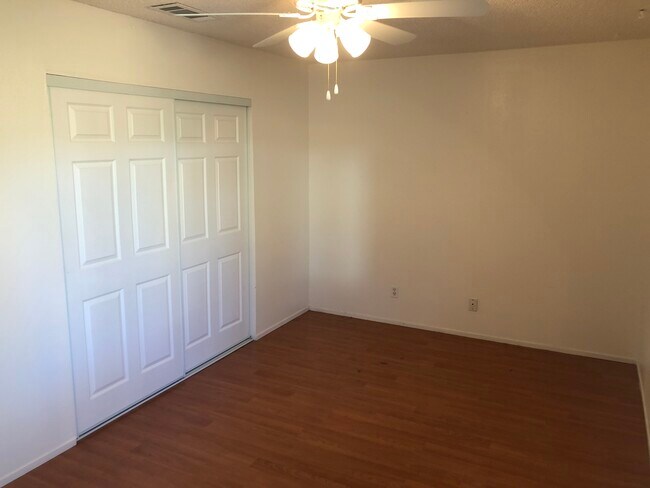 Building Photo - 2104 rosamond ave shasta lake apt 2