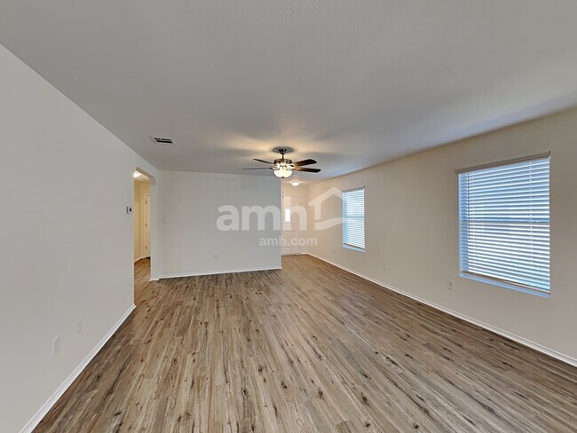 Foto del edificio - 3530 Lantana Falls