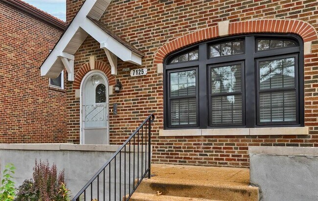 Foto del edificio - 7125 Dartmouth Ave