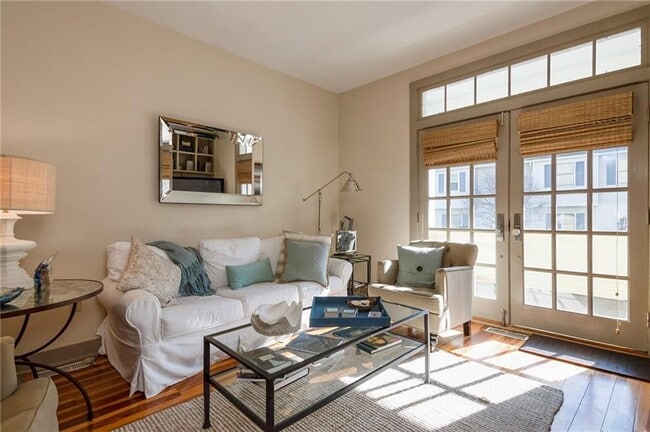 Building Photo - 364 Bellevue Ave