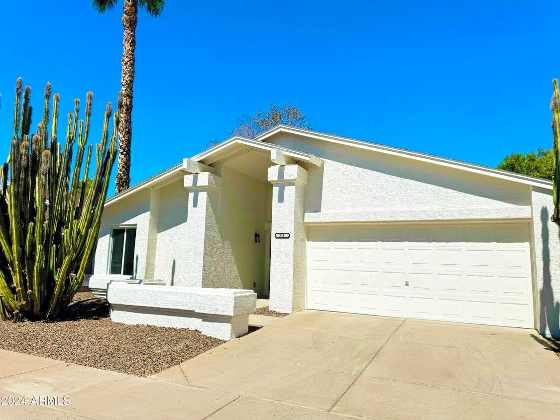 Foto principal - 514 W Fellars Dr