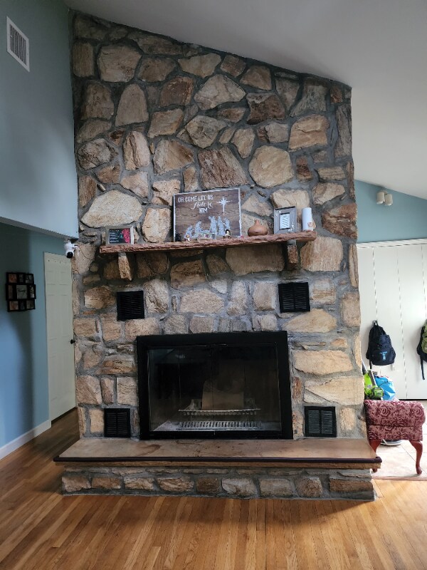 Primary Photo - 105 Halesite Dr