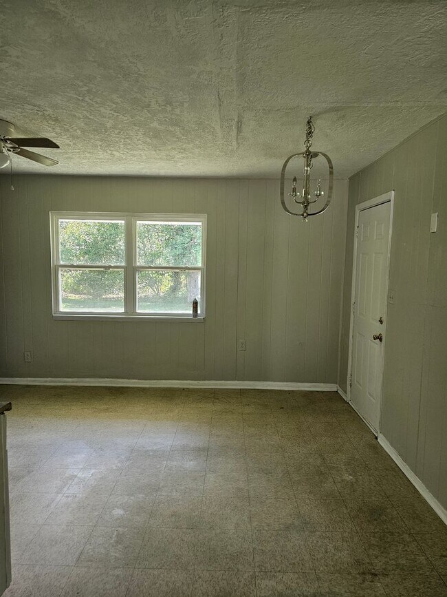 Foto del edificio - 4 Sided Brick 3 BR Home