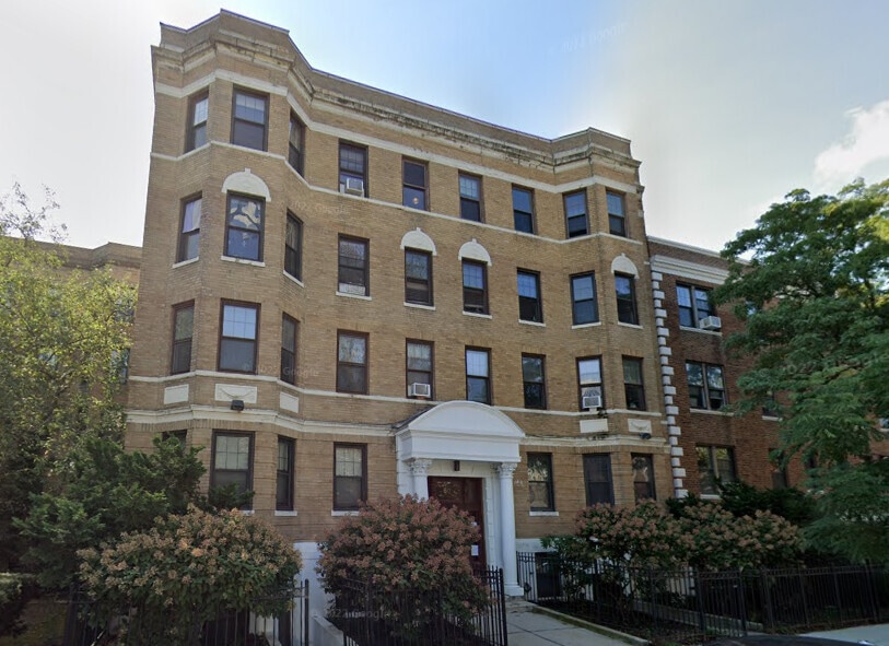 Building Photo - 64 Queensberry St