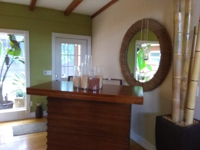 Foto del edificio - 837 E Edgewood Dr
