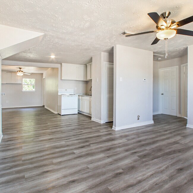 Foto del edificio - 5633 Ramey Ave