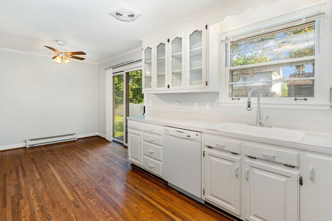 Foto del edificio - Affordable in Oak Hill/Green Hills - Now A...