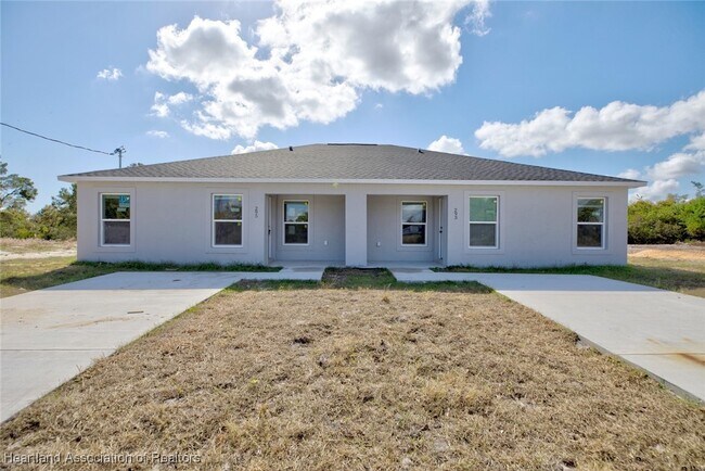 Foto del edificio - 293 Lincoln Rd NE