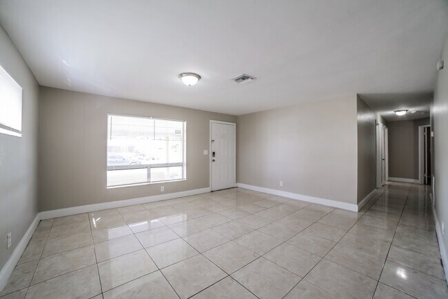 Foto del edificio - 2890 NW 20th St