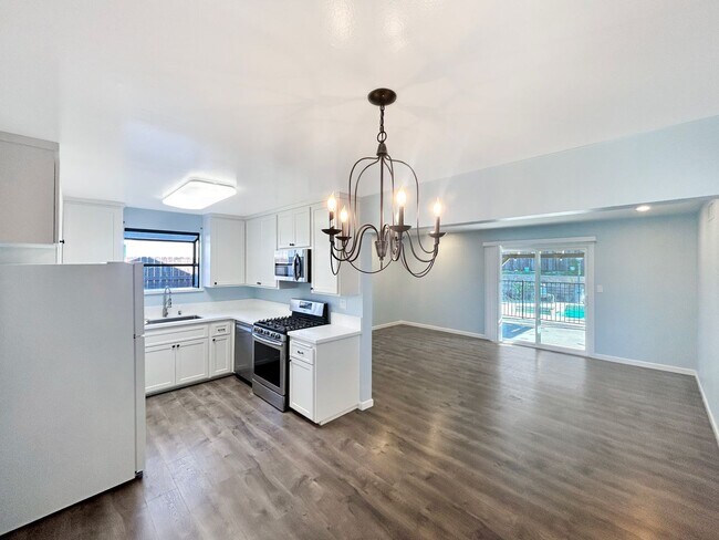 Foto del edificio - Stunning 3BD/1.5 BA W/ Attached Garage & P...