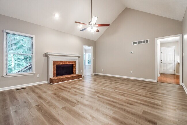 Building Photo - 120 Brookhaven Ln