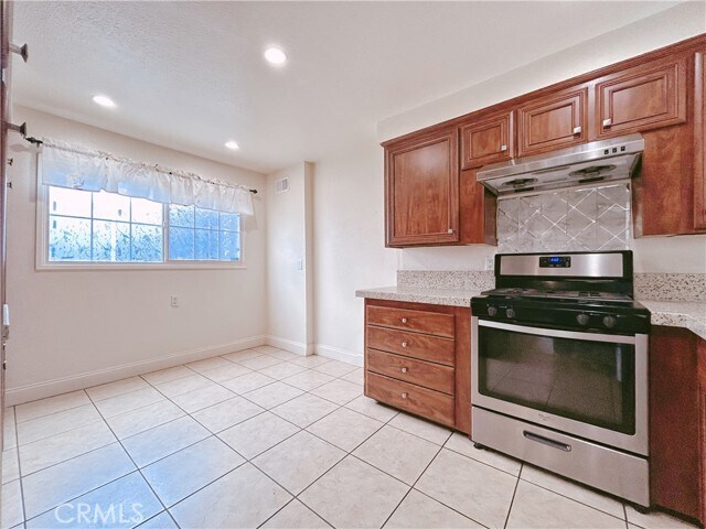 Foto del edificio - 942 Barbara Ln