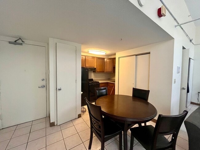 Foto del edificio - 460 Charles St