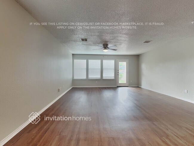 Foto del edificio - 910 Simi Dr