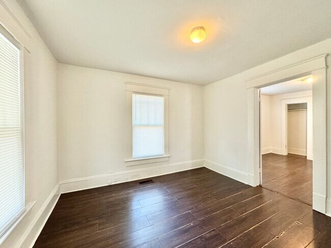 Foto del edificio - Adorable 3 Bedroom Close to UNCG!