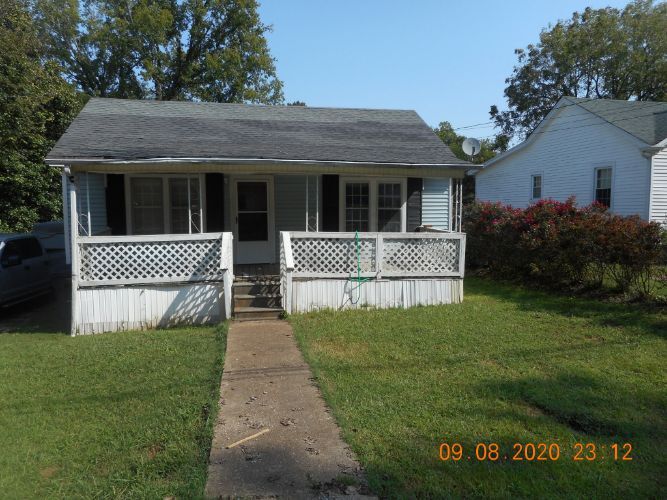 Primary Photo - 135 Sunset Ln