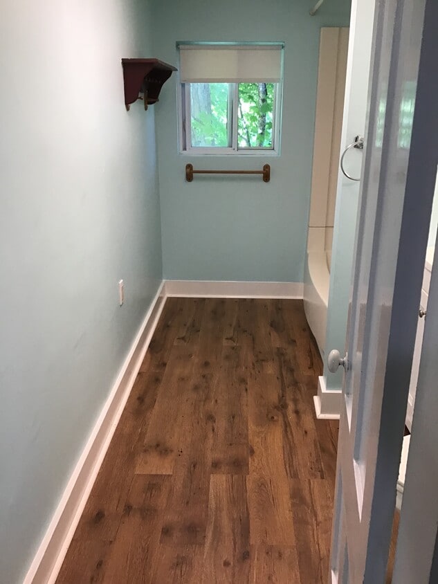 Primary Photo - 62 Autumn Ave
