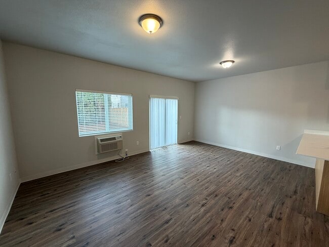 Building Photo - 8001 Oneil Rd NE