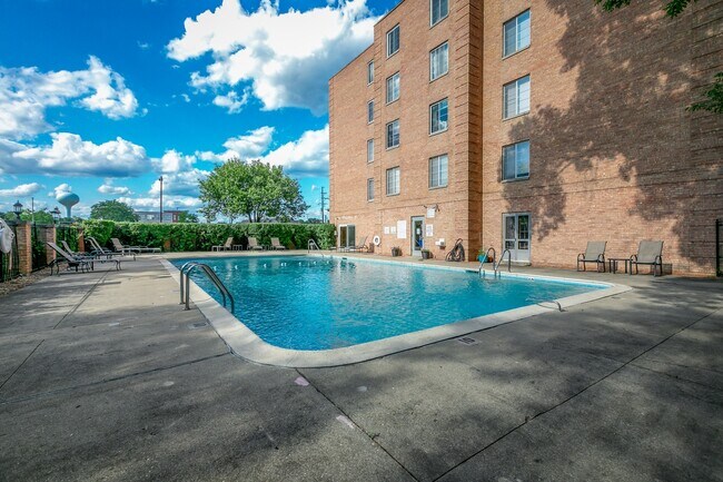Foto del edificio - 1445 Shermer Rd