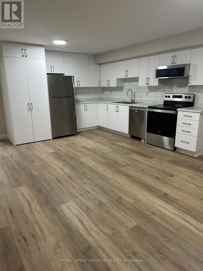 Building Photo - 47 Rockcliffe Blvd
