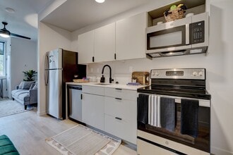 Building Photo - Ayva at Midtown