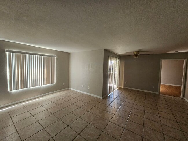 Building Photo - 8101 W Flamingo Rd