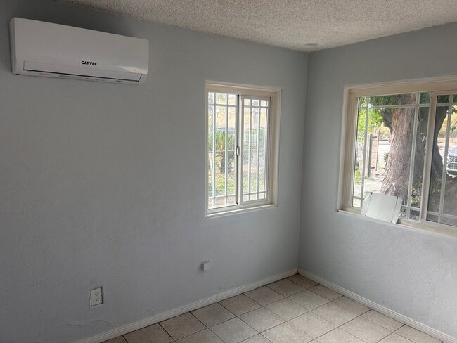 Foto del edificio - 3 BEDROOM HOUSE IN NORTH FONTANA