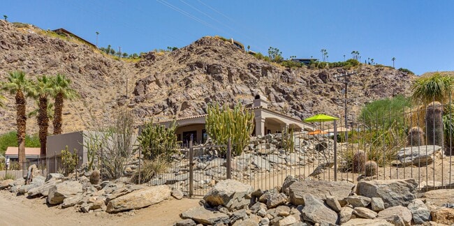 Building Photo - 2800 Cholla Pl