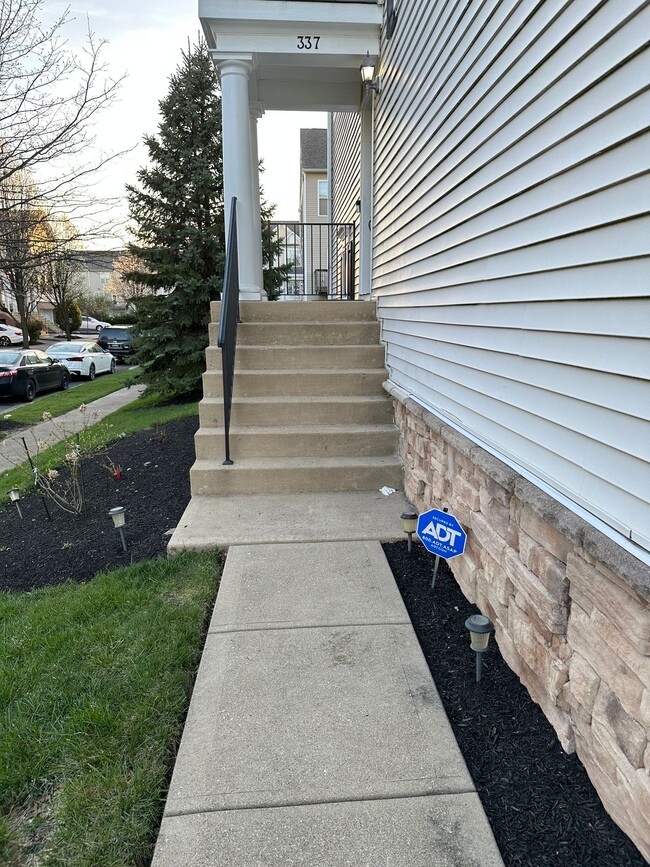 Building Photo - 337 Modesta Rd