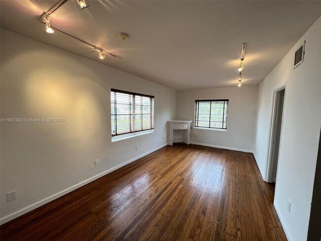 Foto del edificio - 1535 Meridian Ave