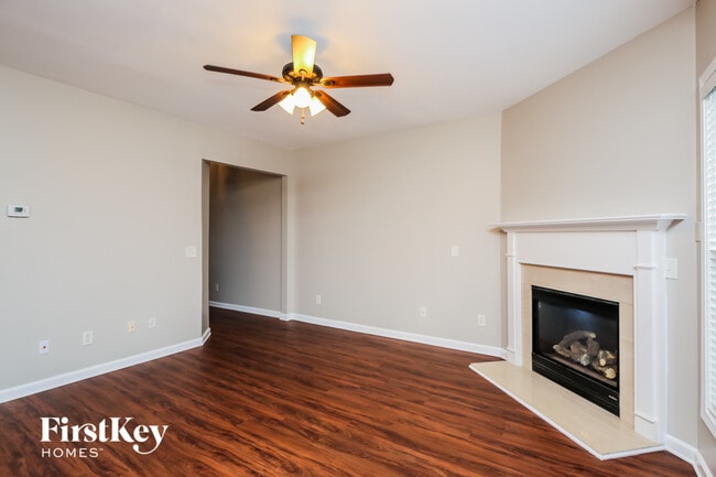 Foto del edificio - 5450 Crestwick Wy