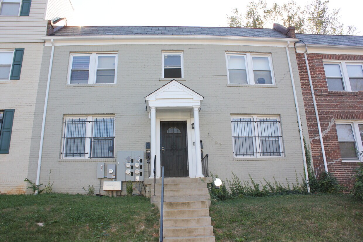 1267 Meigs Place NE Apto. 4 - 1267 Meigs Place NE, #4