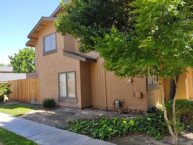 Building Photo - 564 Pirinen Ln