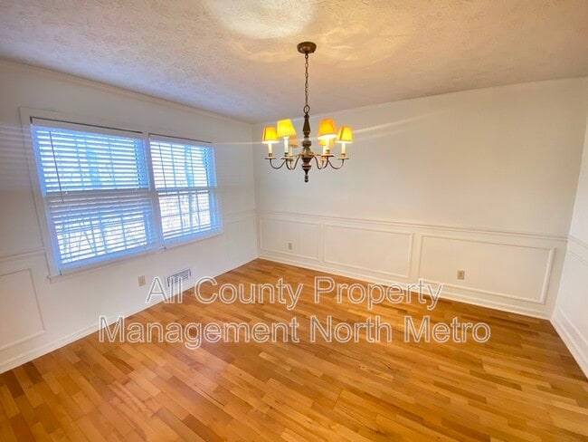 Foto del edificio - 320 6 Branches Ct