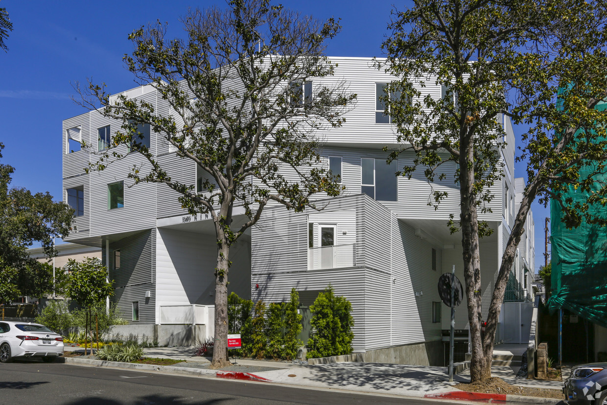 Foto principal - 1030 N Kings Rd