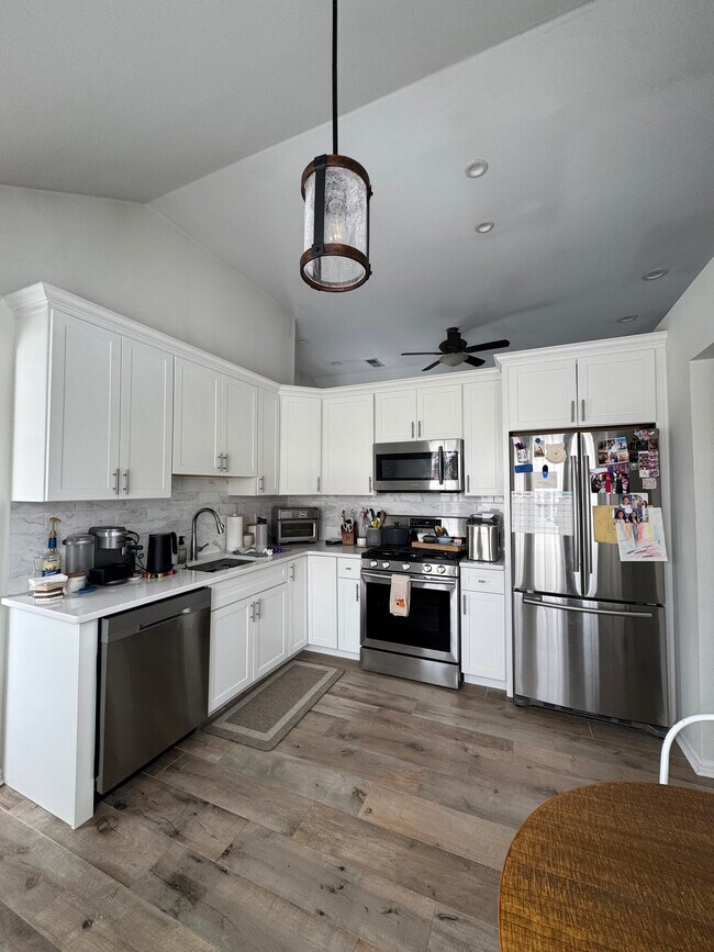 Foto del edificio - 80 Williamson Ct