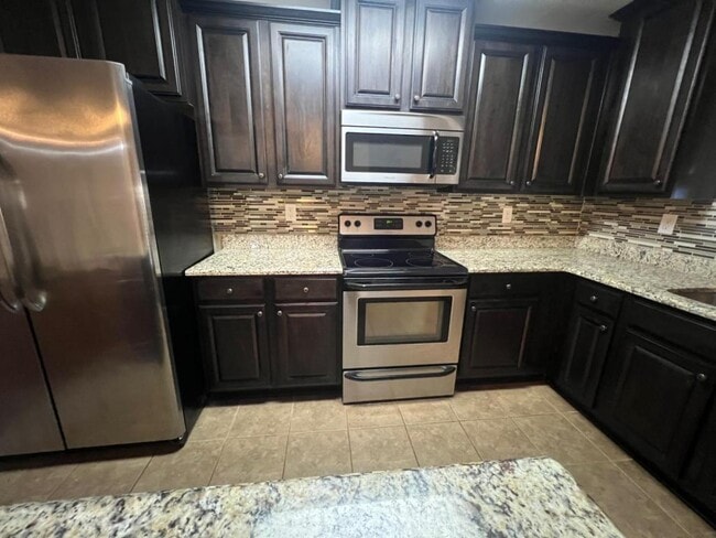 Foto del edificio - 206 Healey Dr