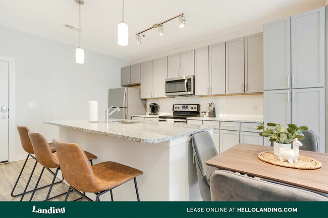 Building Photo - 503 E Stone Ave